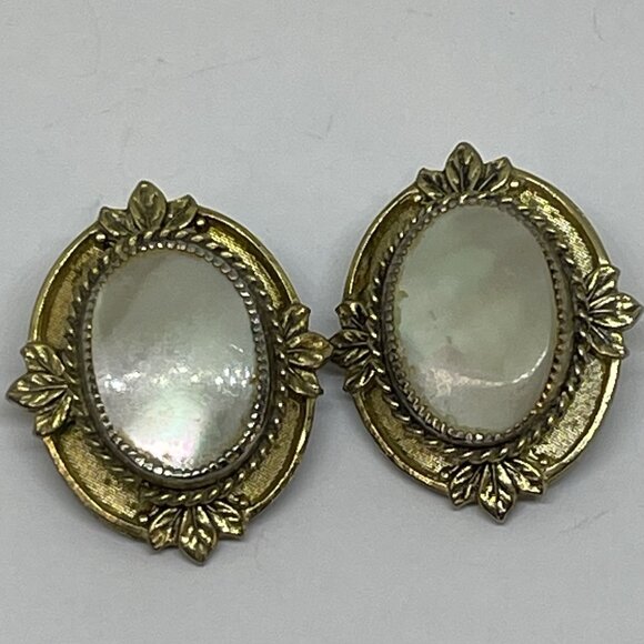 Vintage Whiting & Davis Gold Tone and Mother of Pearl Clip-on Earrings Gift - Picture 10 of 14
